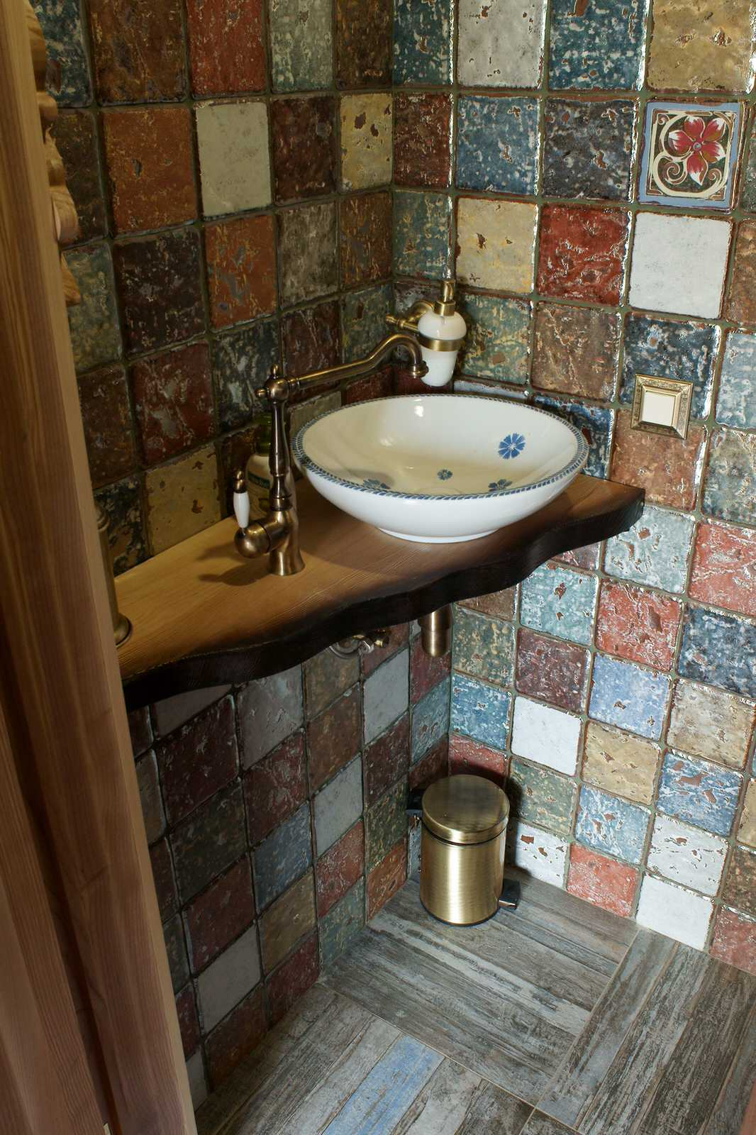 Просто фото: Сантехника для маленькой ванной —  27 примеров