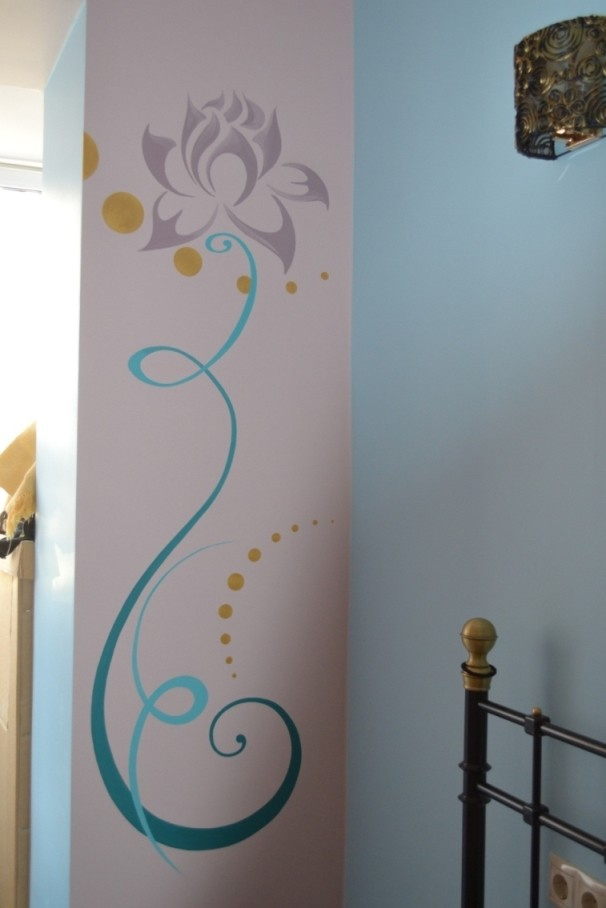 Роспись спальни в индийском стиле. Фрагмент. Лотос.