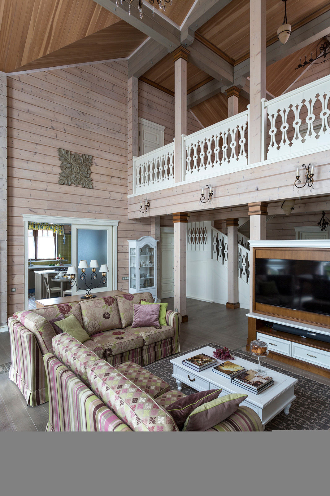 Дом из клееного бруса для большой семьи.