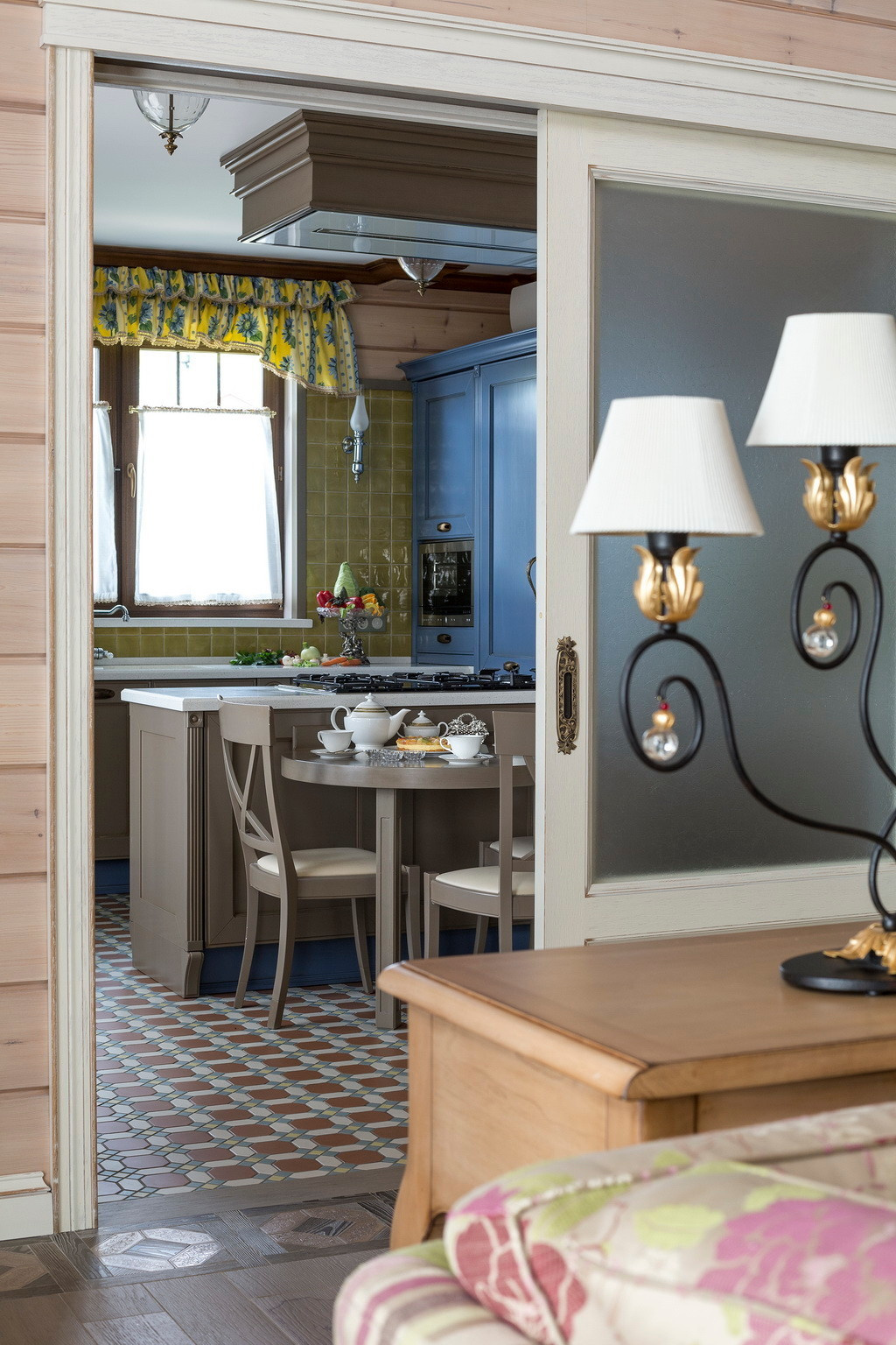 Дом из клееного бруса для большой семьи.