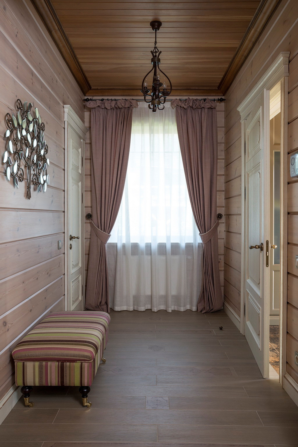 Дом из клееного бруса для большой семьи.