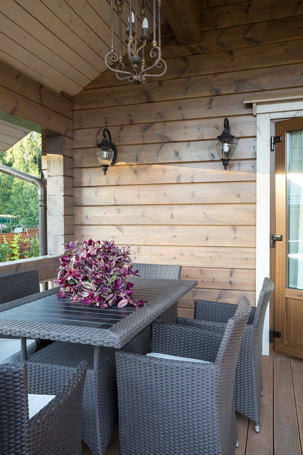 Дом из клееного бруса для большой семьи.