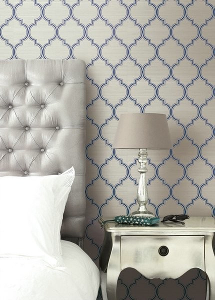 Геометрический орнамент в обоях.