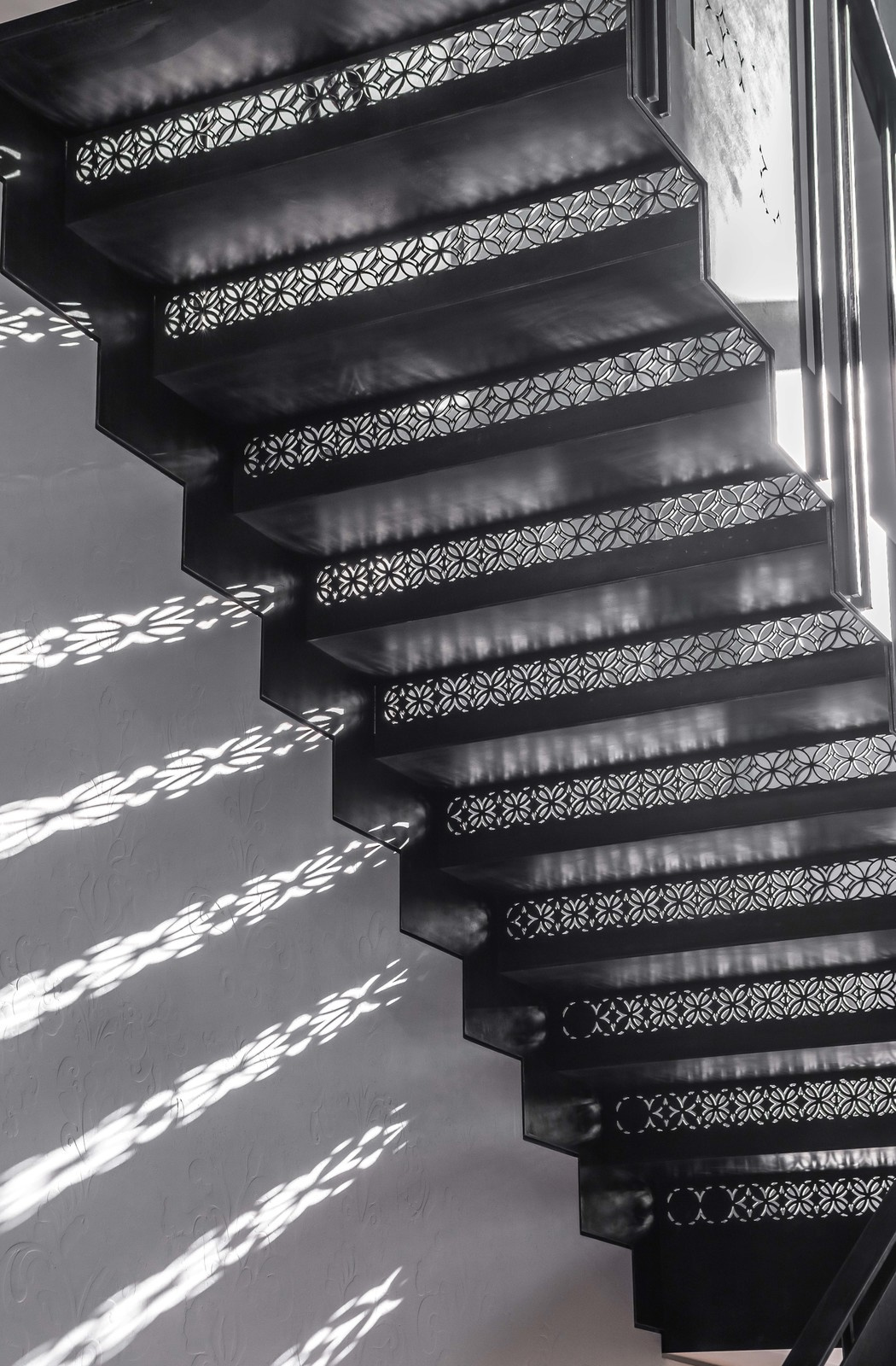 Обложка альбома: лестница...