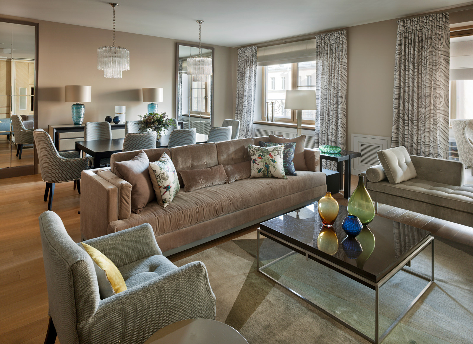 Houzz тур: Квартира в районе Арбата с парадным холлом и мужской зоной