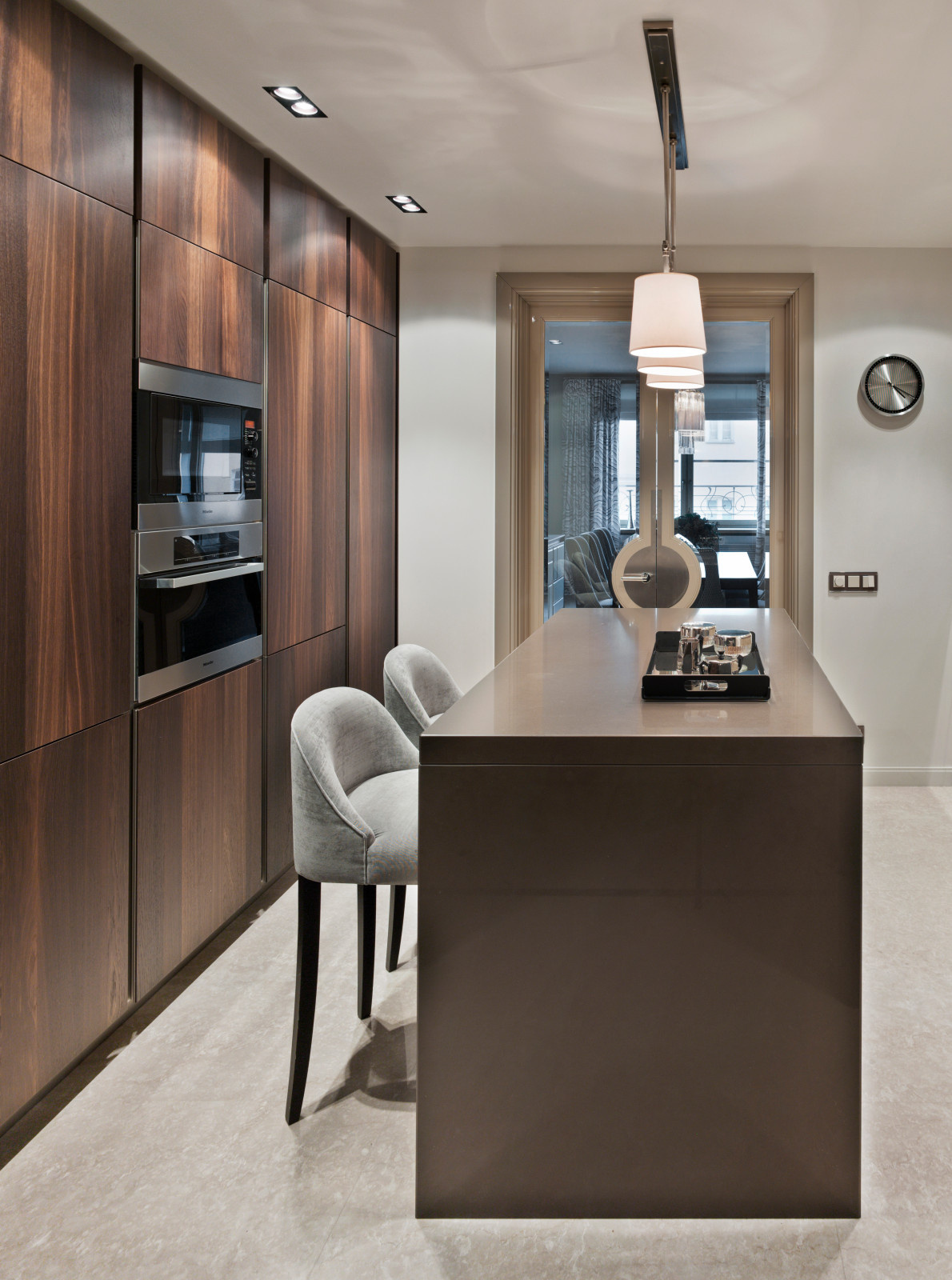 Houzz тур: Квартира в районе Арбата с парадным холлом и мужской зоной