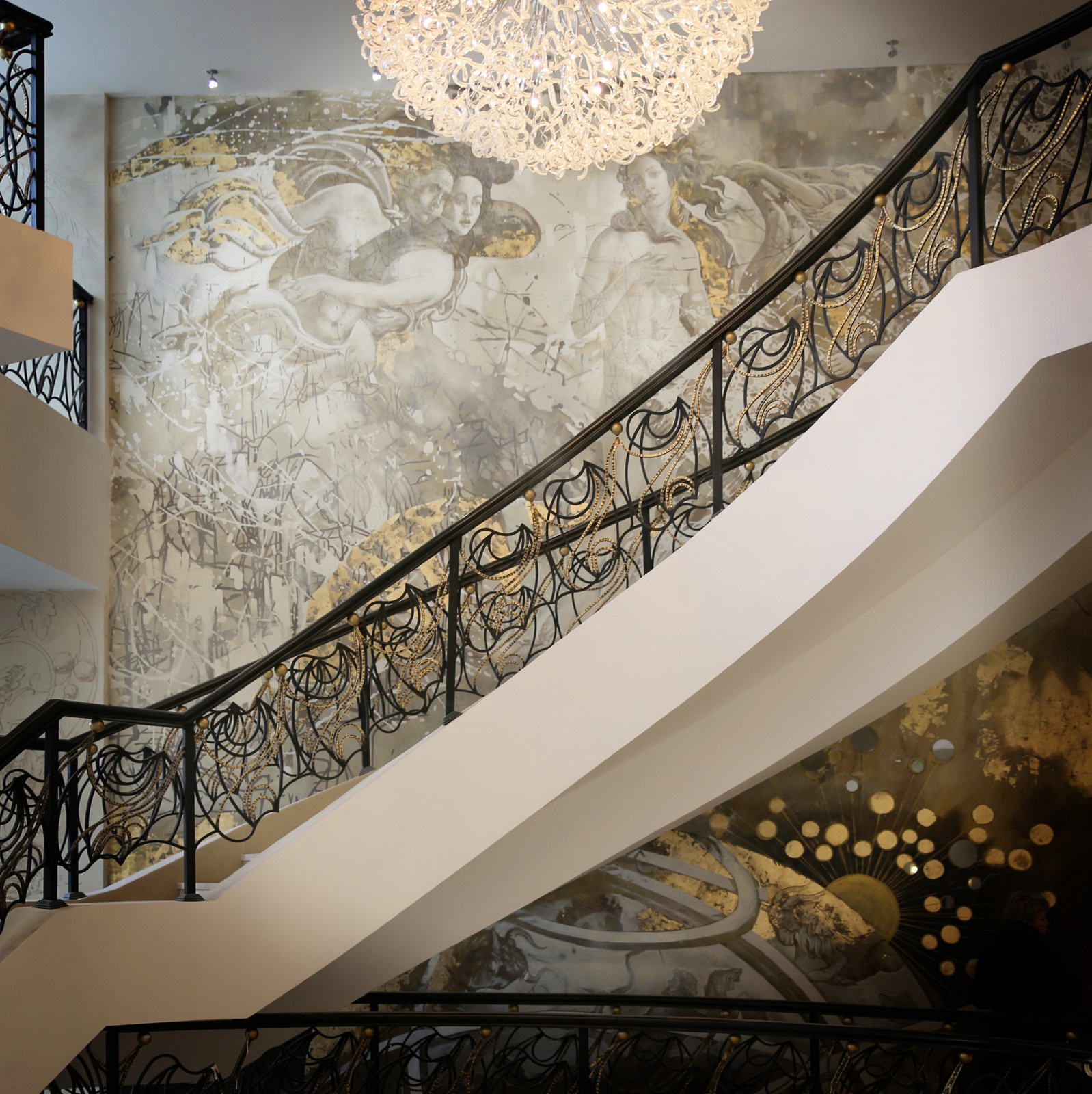 Фоновое изображение профиля Оскар Адамия