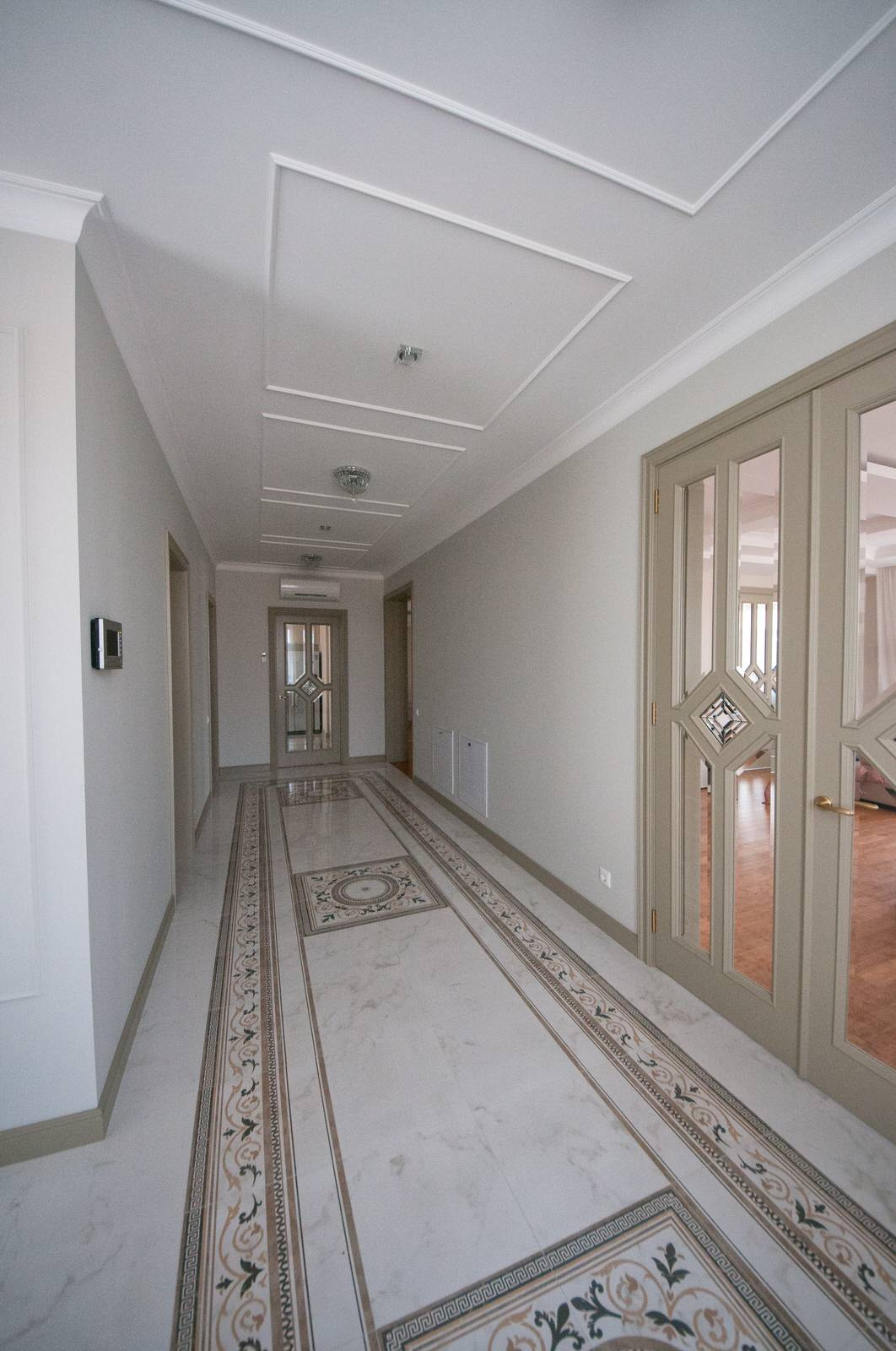 "Липки"  Show-room