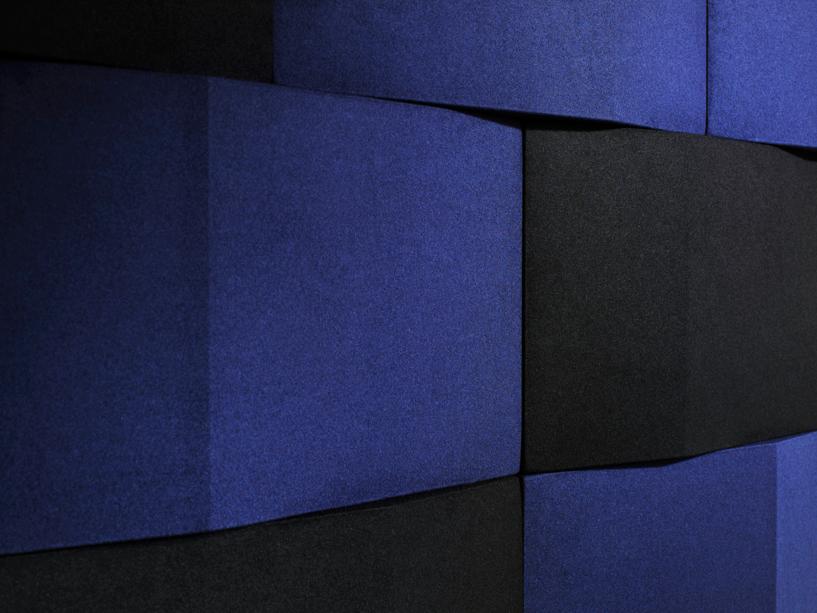 Triline Wall