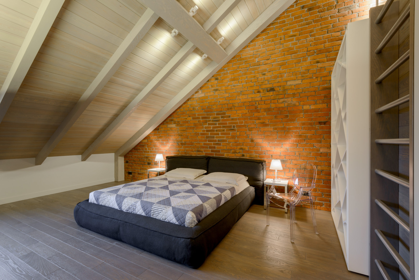 Оформление мансарды