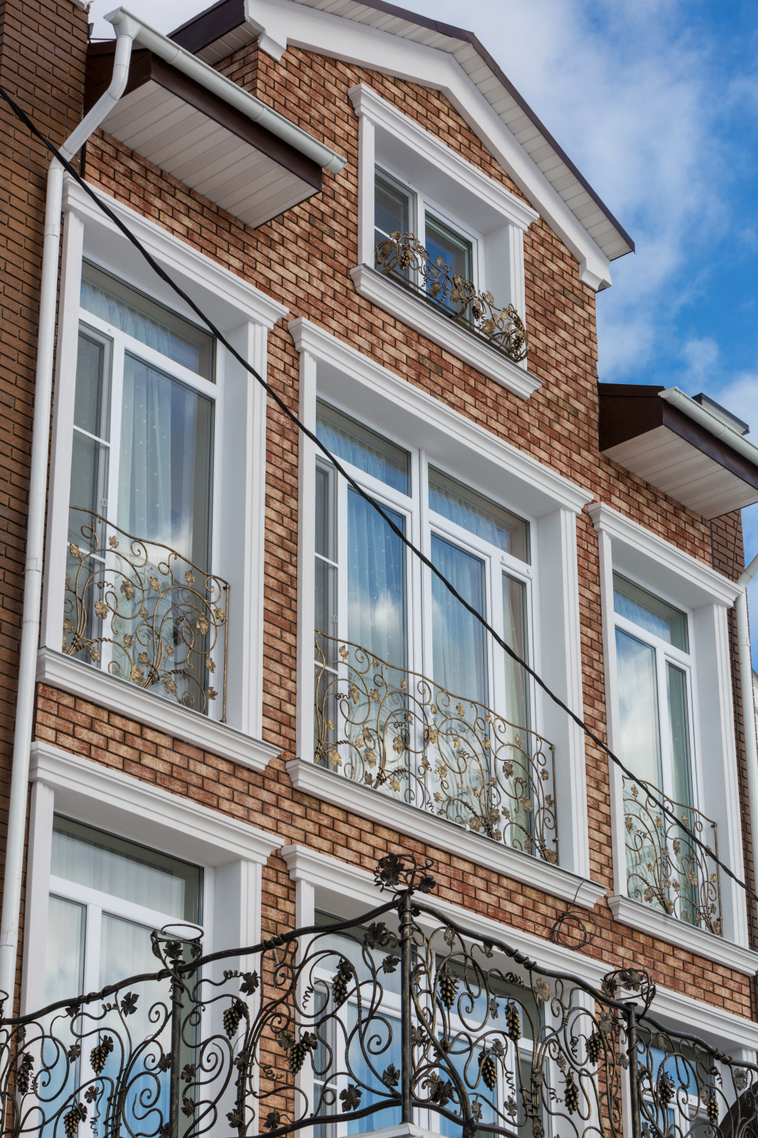 Кованые изделия для ландшафта и экстерьера зданий