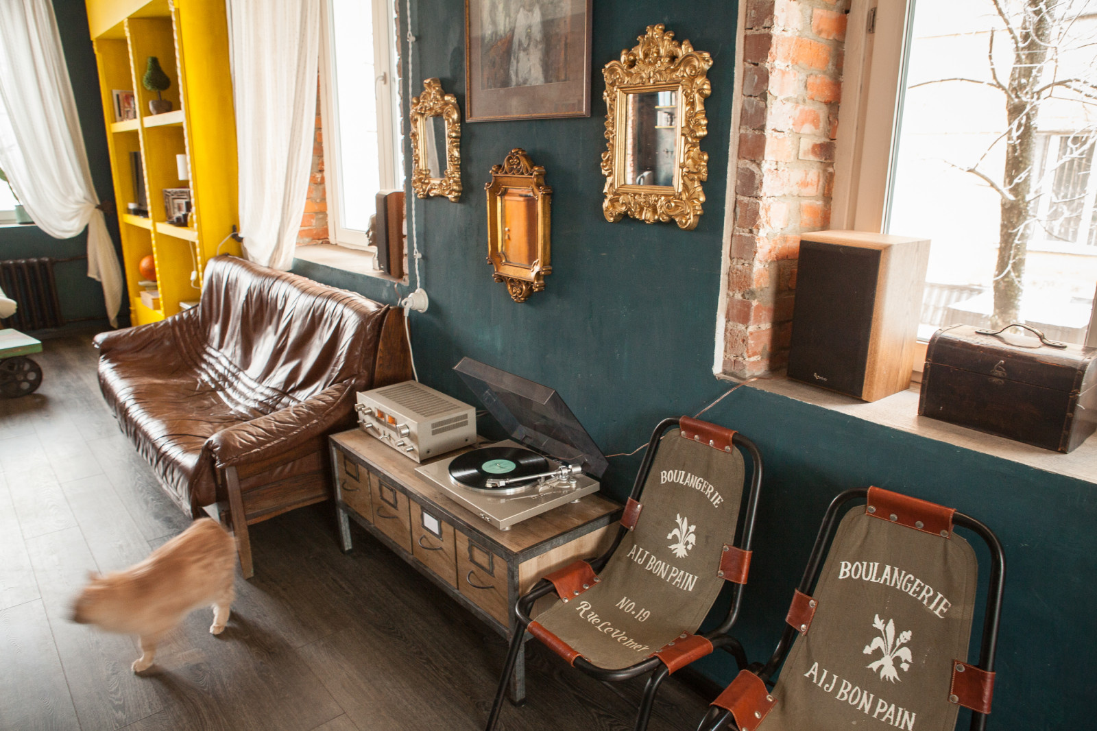 КВАРТИРА С 7 ОКНАМИ 2. ФОТО СЕРГЕЙ КОМЯГИН