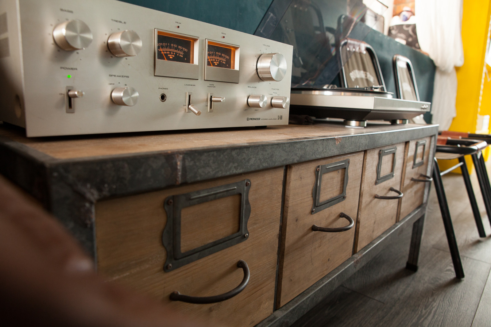 КВАРТИРА С 7 ОКНАМИ 2. ФОТО СЕРГЕЙ КОМЯГИН