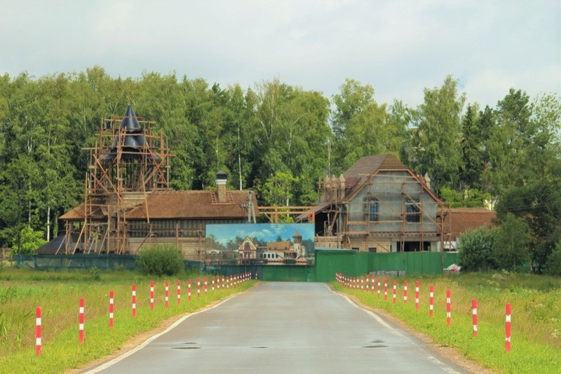 РЕСТОРАННЫЙ КОМПЛЕКС В ПОСЕЛКЕ ТРУВИЛЬ.