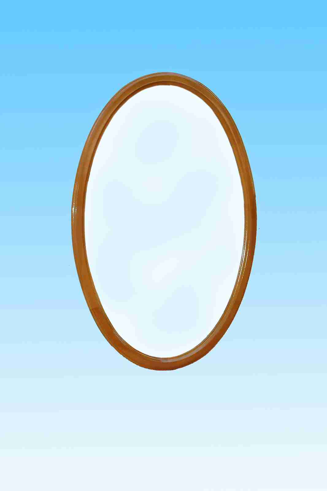 Зеркала в деревянном багете