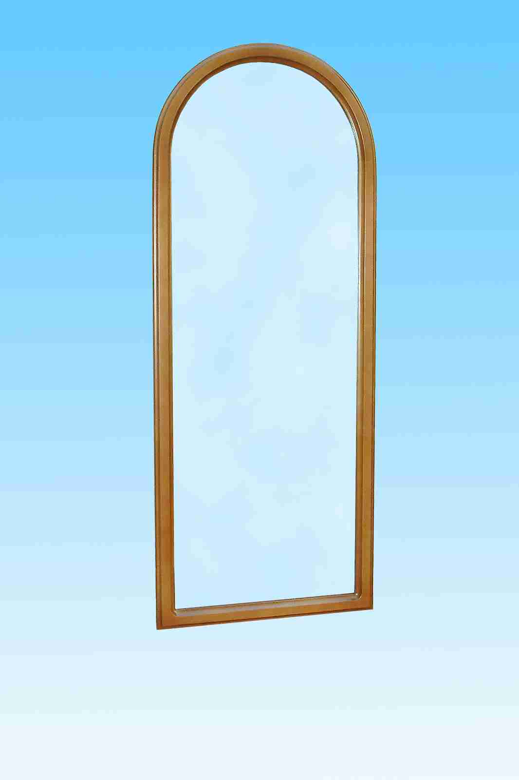 Зеркала в деревянном багете