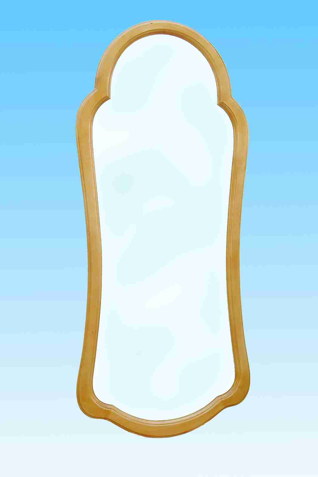 Зеркала в деревянном багете