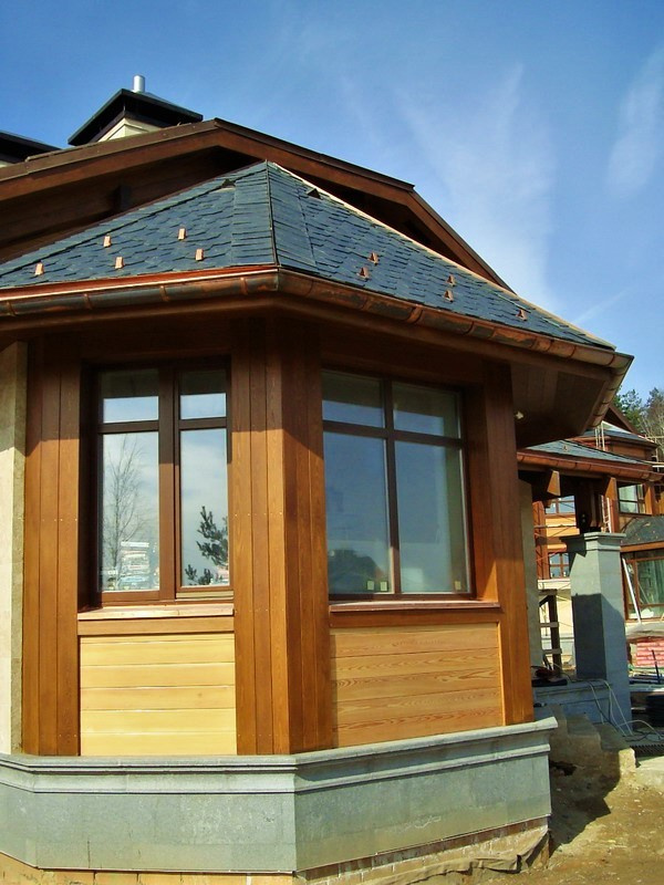 Монтаж Фасада из деревянных панелей планкен.