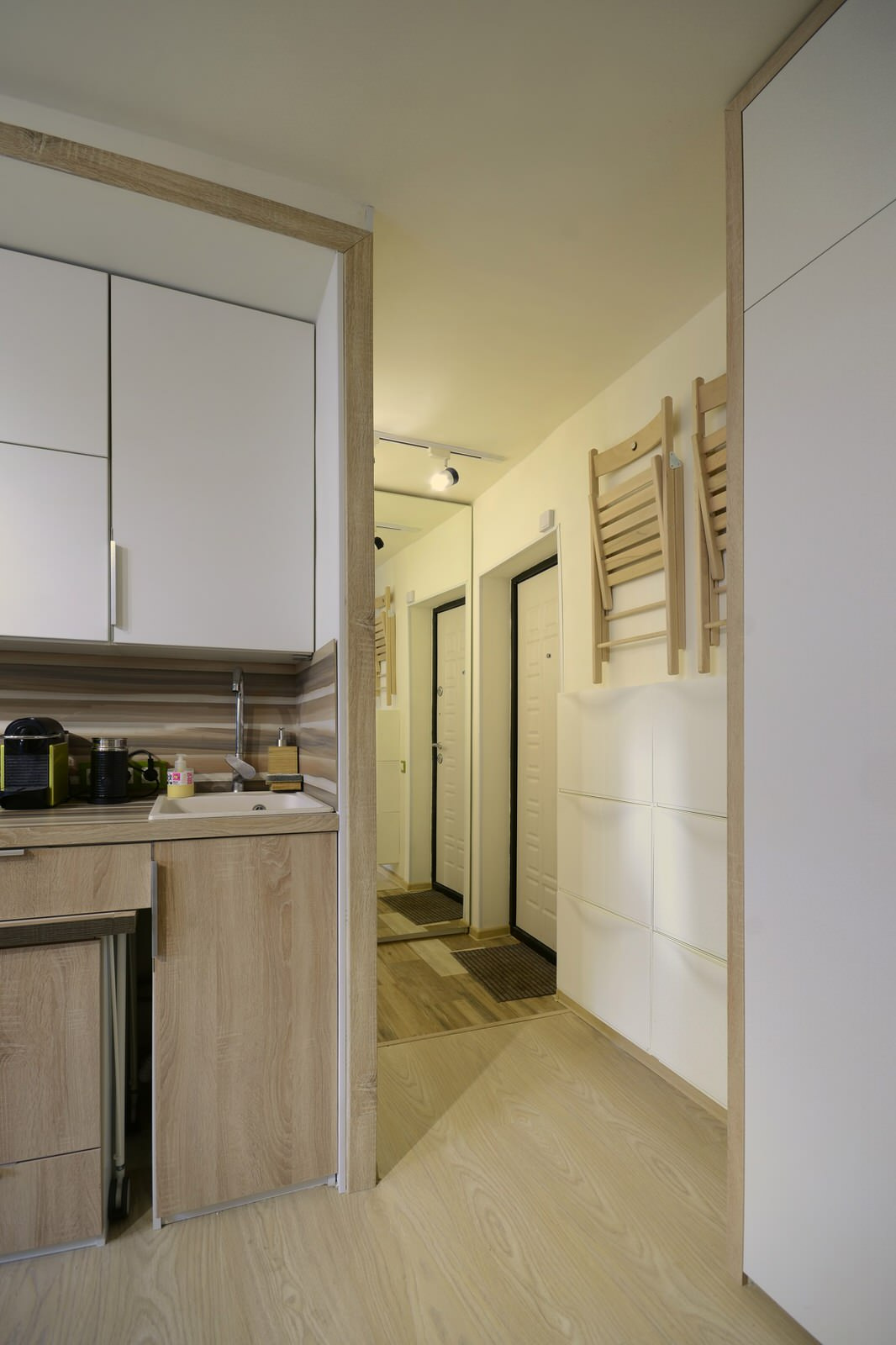 Обложка альбома: маленькая квартира