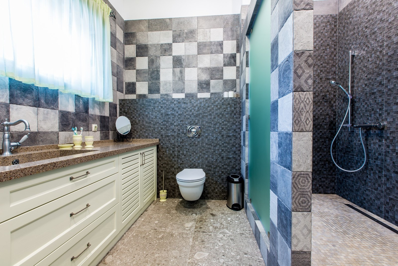 Деревянный дом из клееного бруса 327 метров