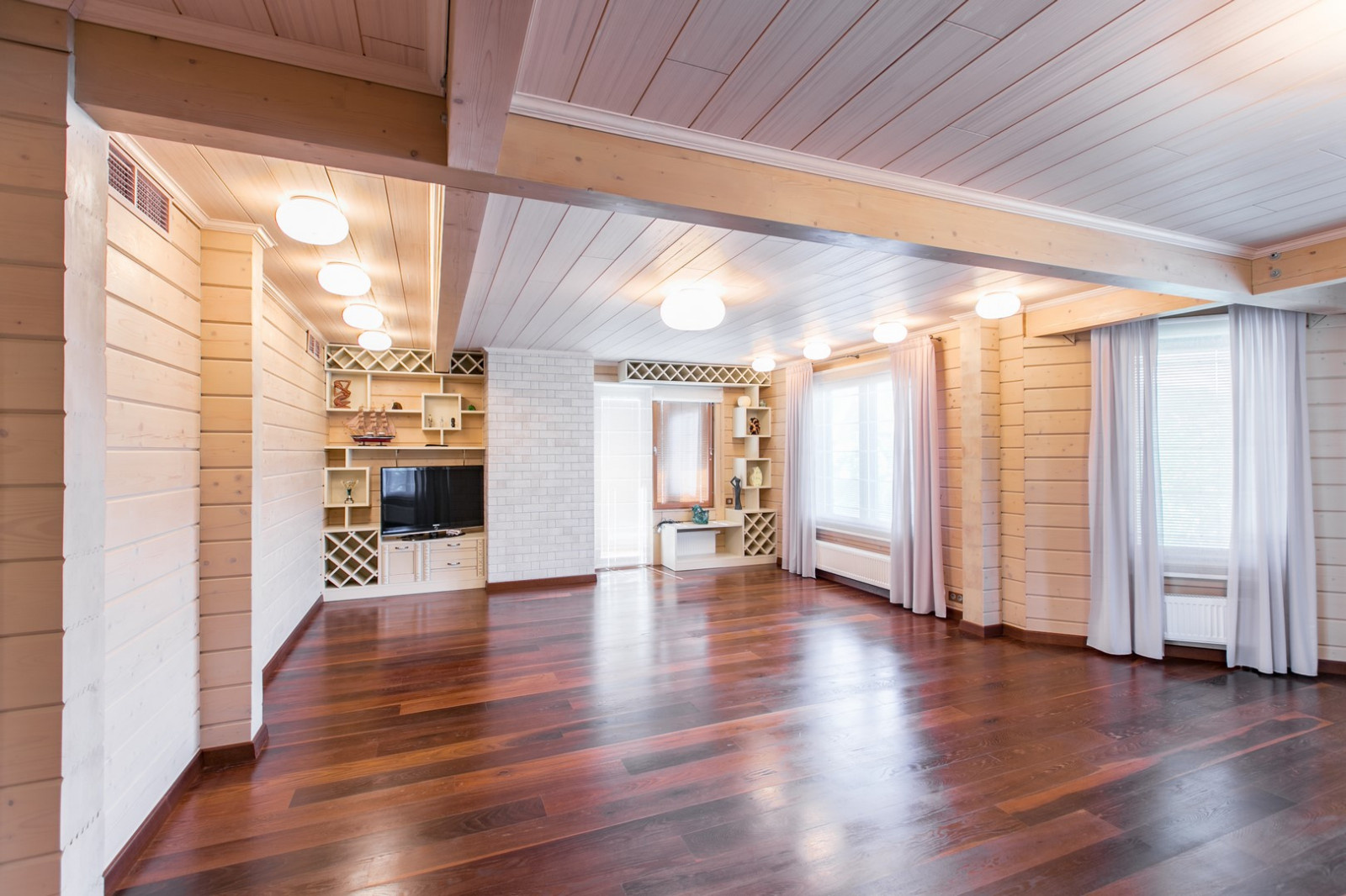 Деревянный дом из клееного бруса