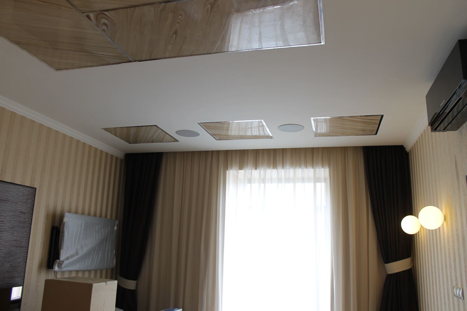 Потолок сияющий ониксом