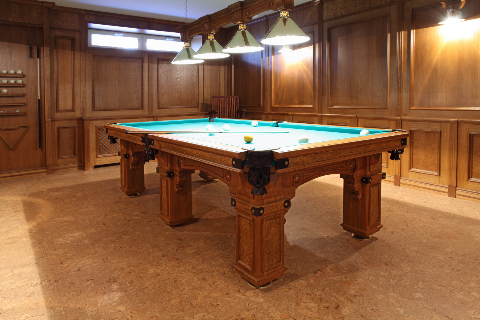 Бильярдные столы и комнаты