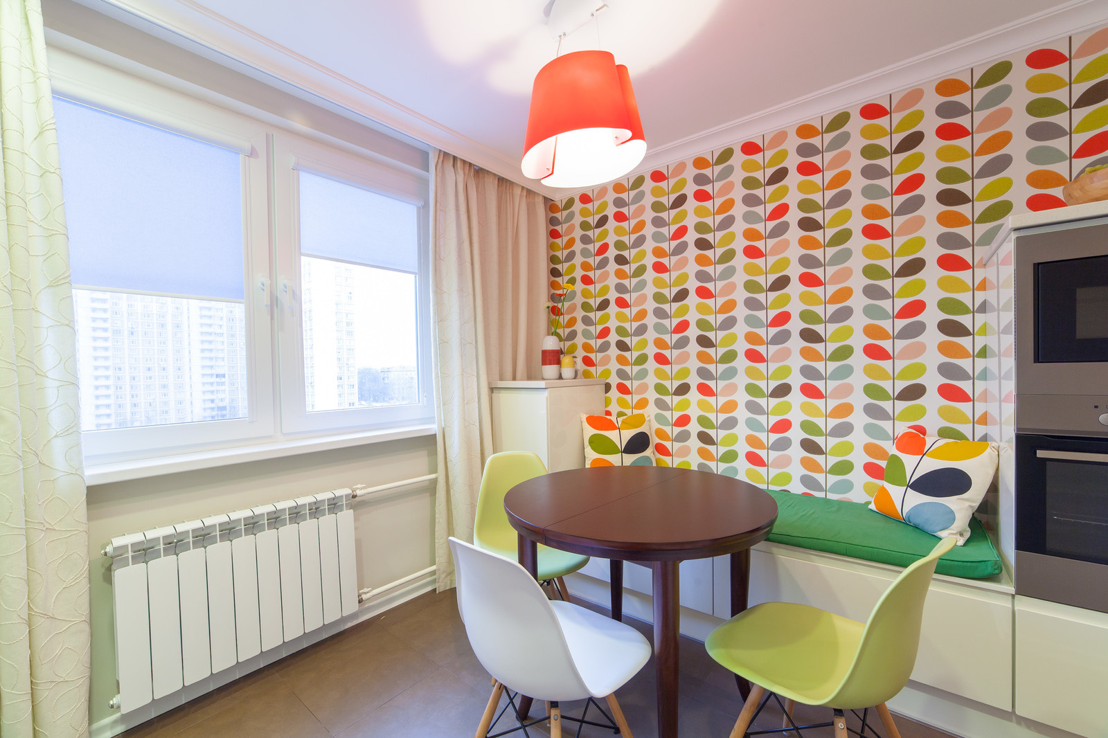 Обложка статьи: Обеденная зона на кухне