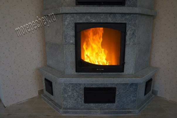 Печь-камин из талькомагнезита