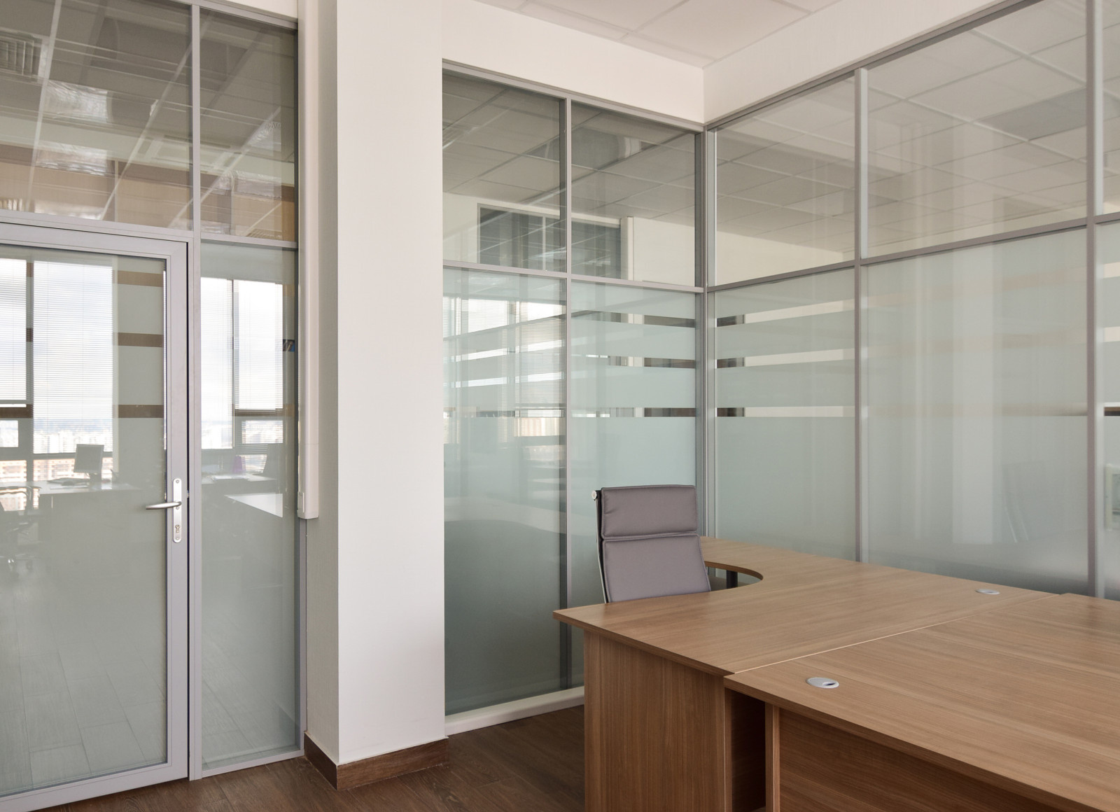 Обложка альбома: офис