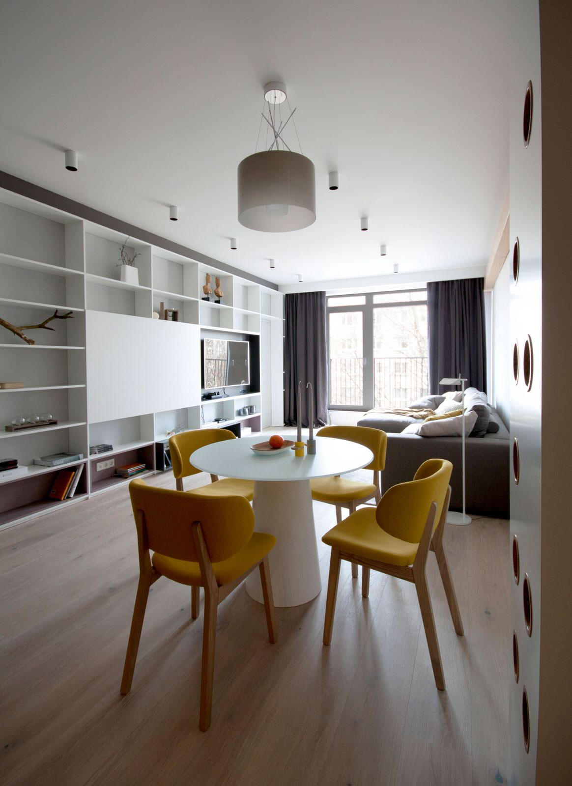 Houzz Латвия: Командировочная квартира на речном побережье