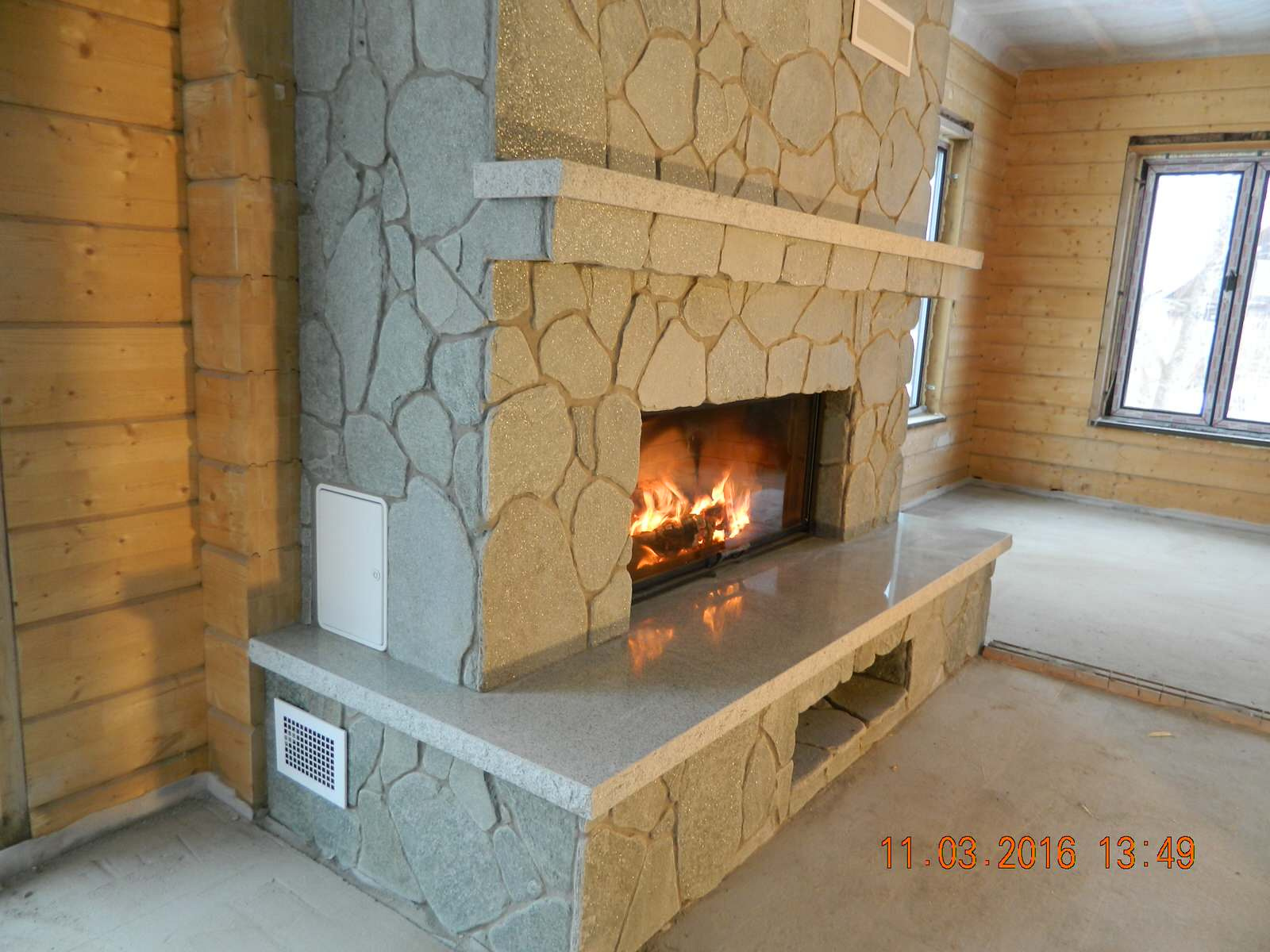 Камин в натуральном камне