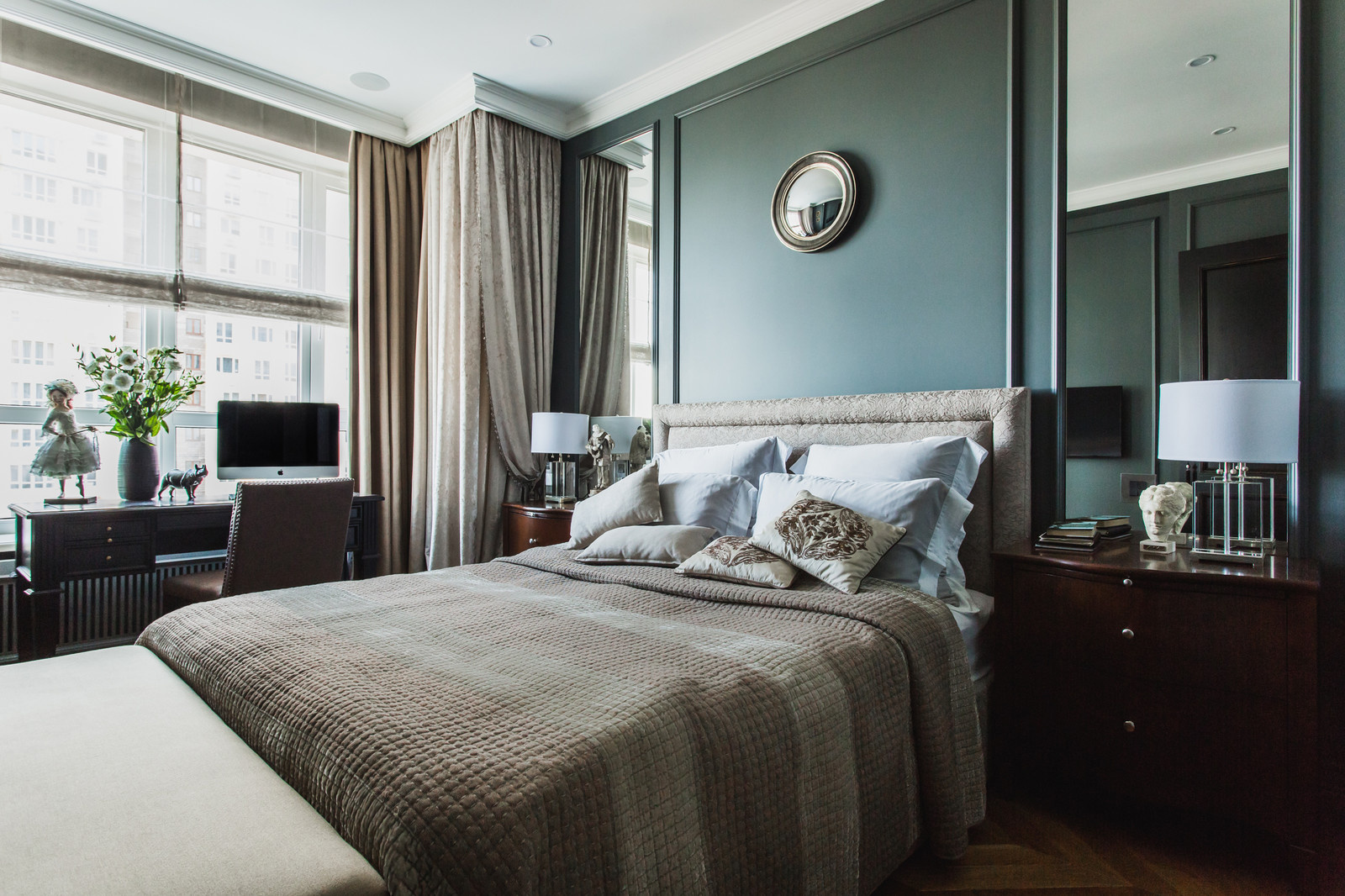 В гостях: Яркая квартира и мастерская художницы по куклам