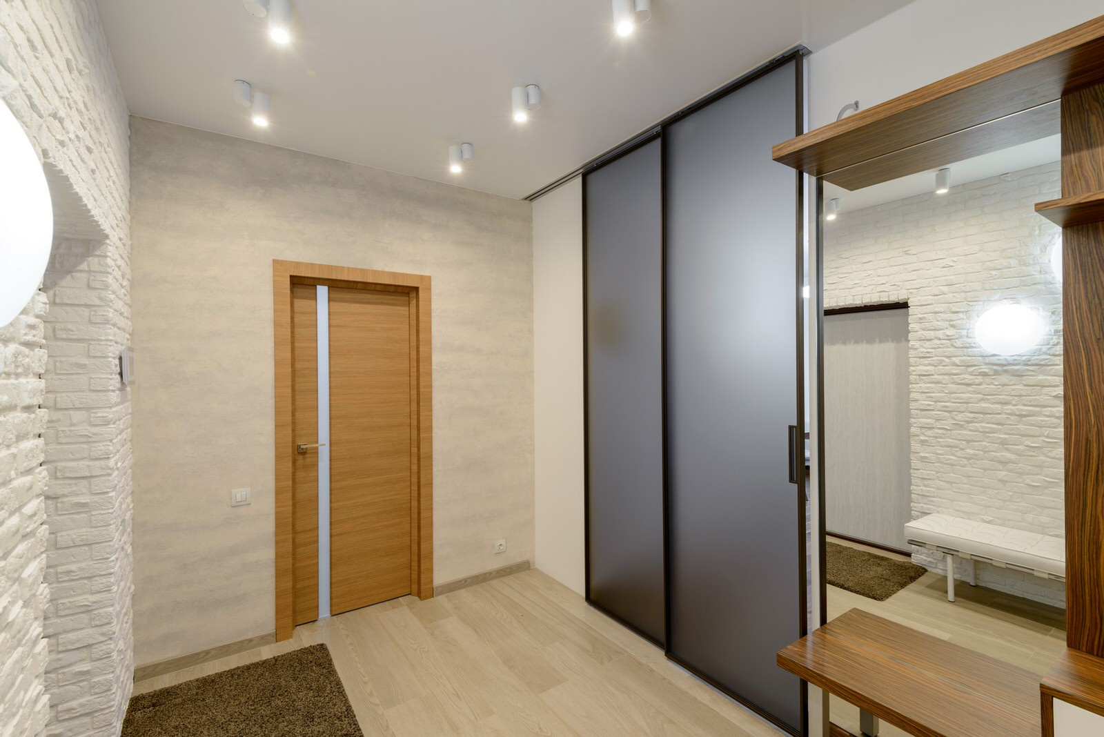 Обложка альбома: прихожие