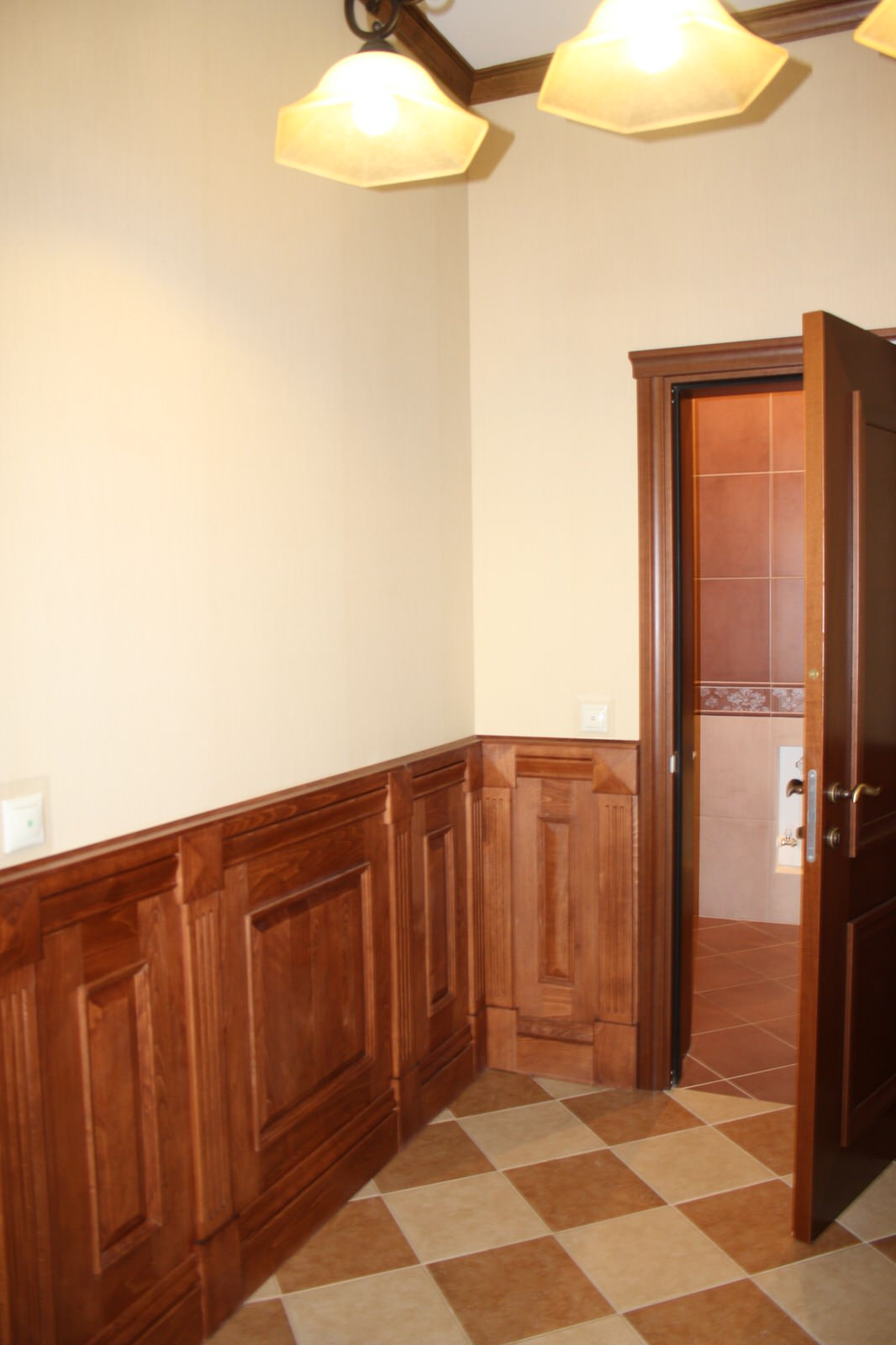 Холл частного дома в классическом стиле