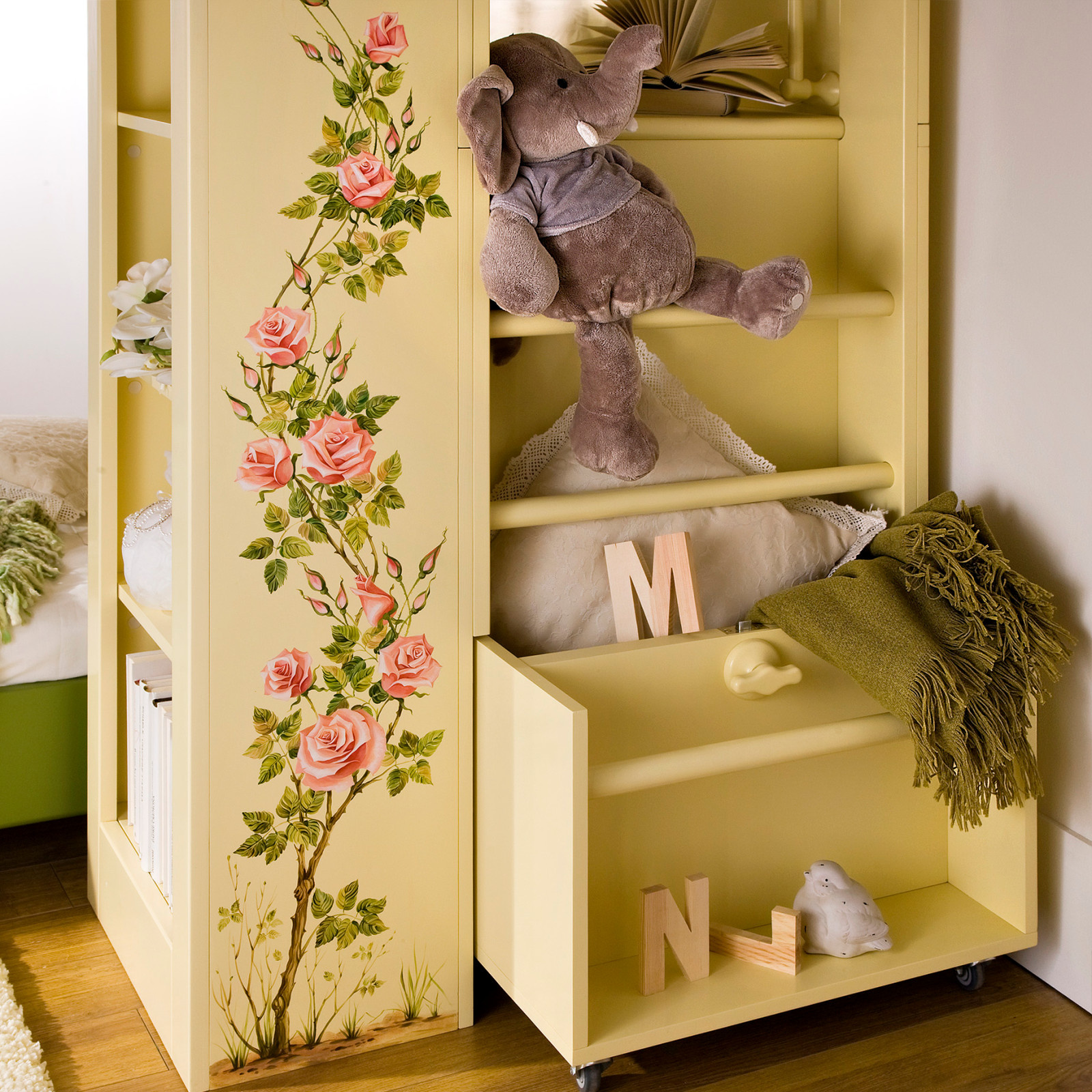 MAGIC HOMES