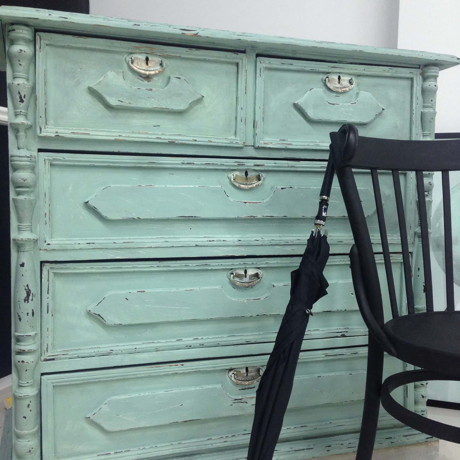 Как правильно: Отреставрировать старую мебель в домашних условиях