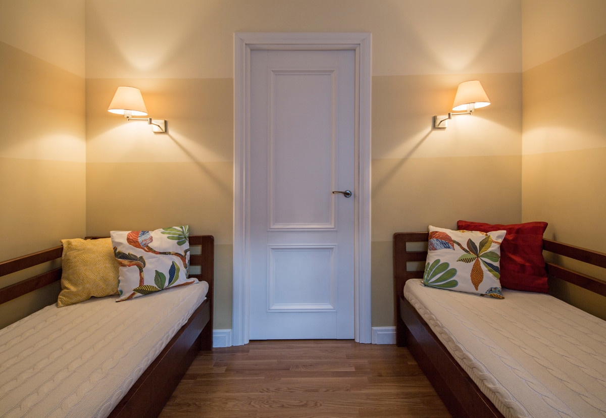 Houzz тур: Угловая хрущевка с яркими деталями