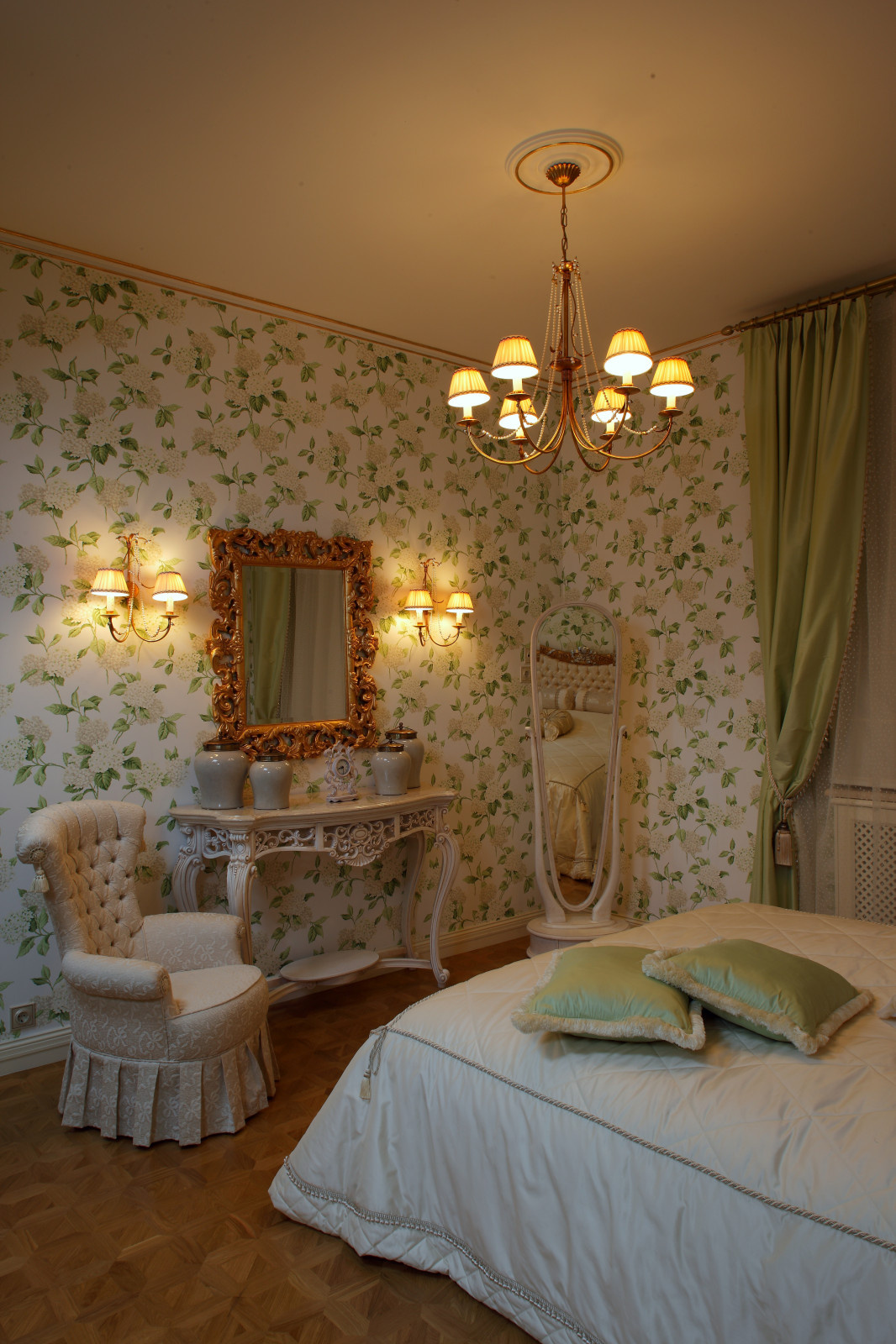 Трехуровневая квартира на ул. Усачева