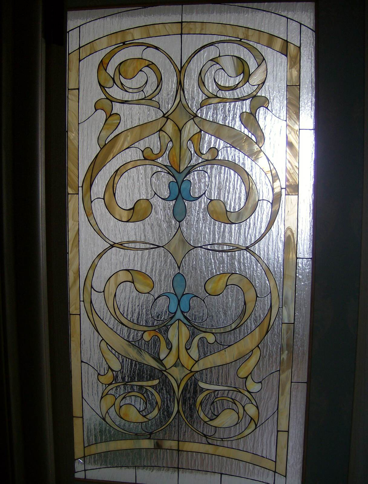 Обложка альбома: витраж