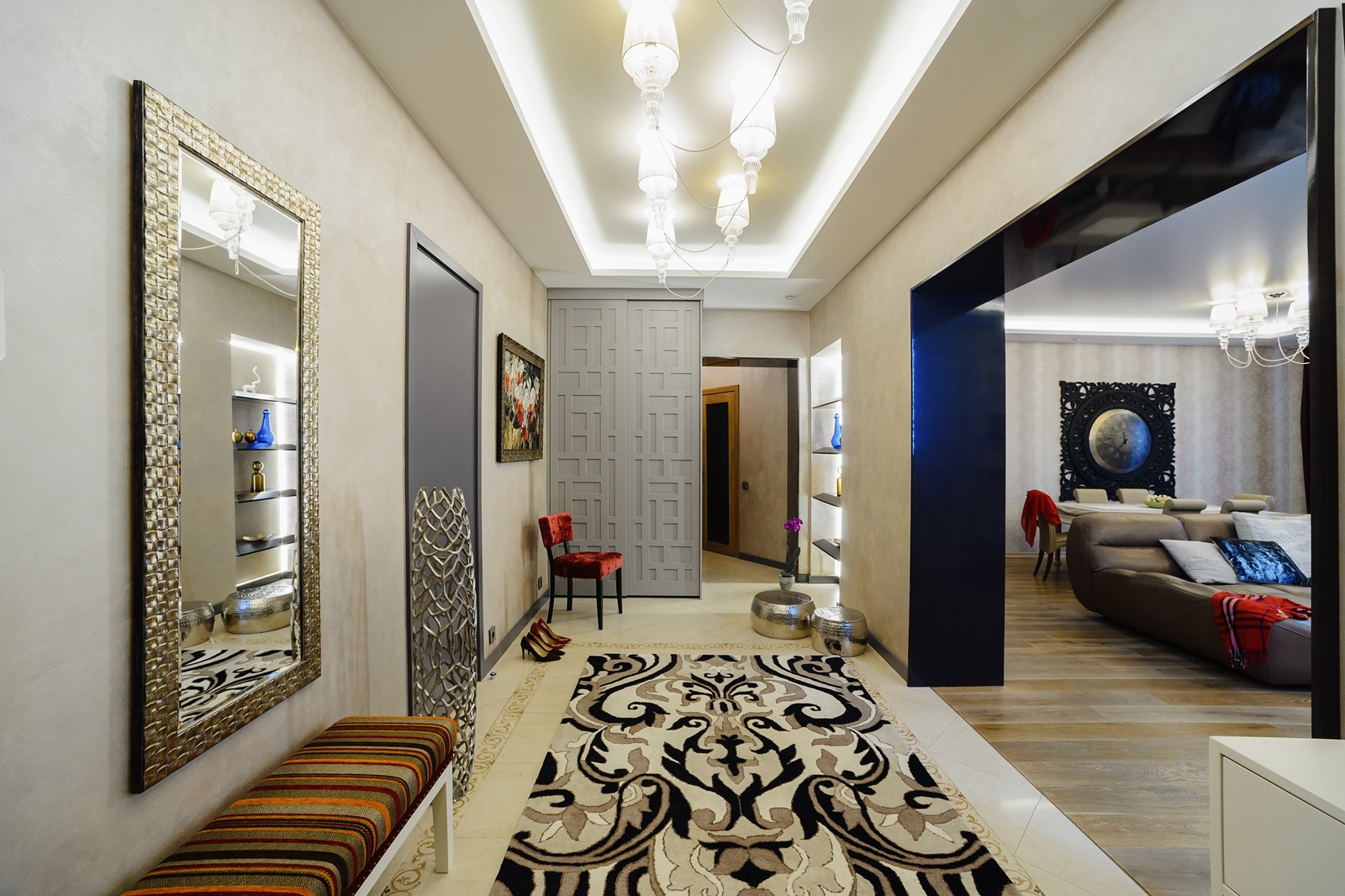 Ре-декорирование холла