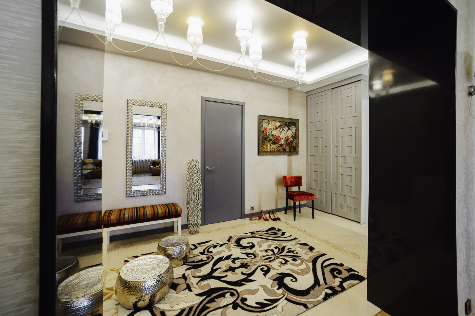 Ре-декорирование холла