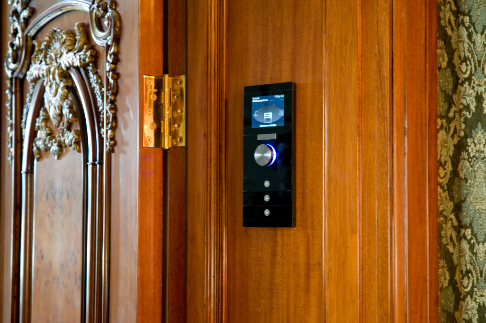 Контроллер Busch-Prion ABB. ("Умный дом"от Elspace)