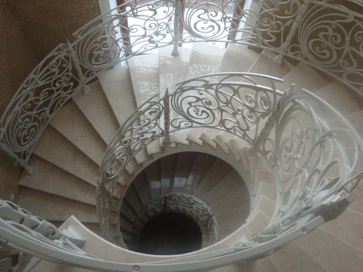 Обложка проекта: Монолитные лестницы