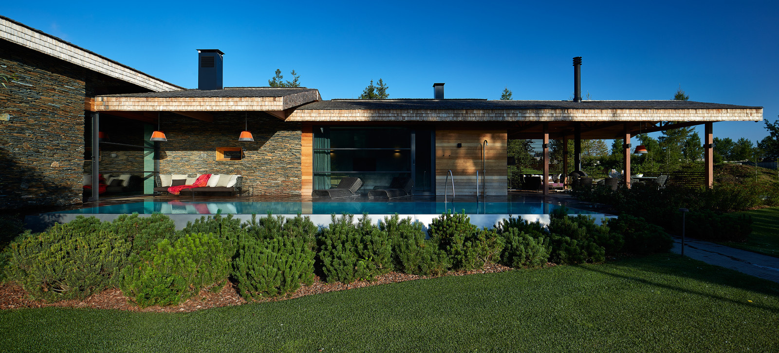 Дом на реке | Barn by a River