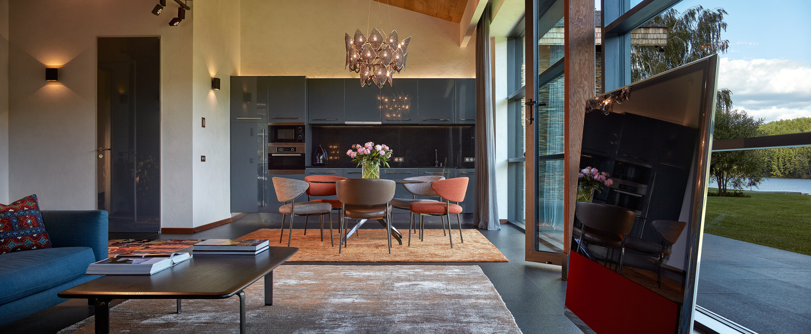 Дом на реке | Barn by a River