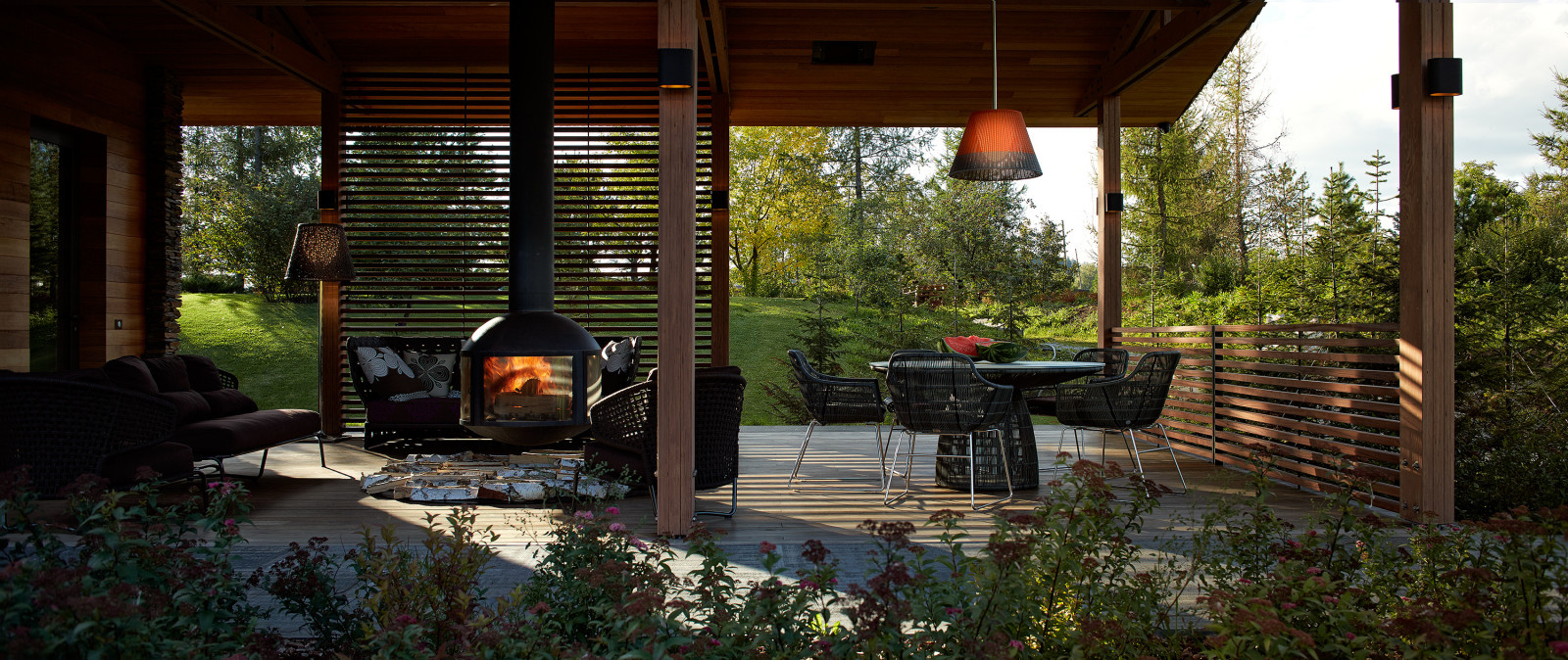 Дом на реке | Barn by a River