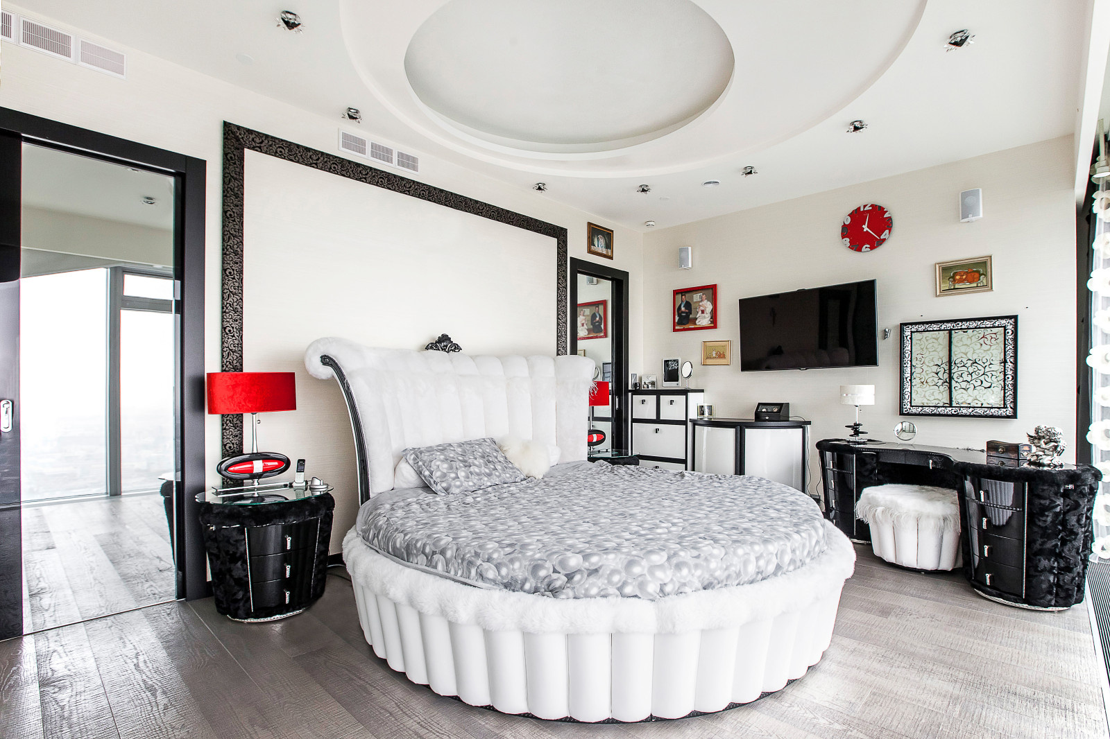 Обложка альбома: спальня