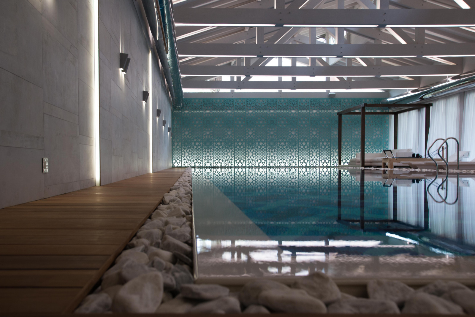 istHILLS бассейн в Подмосковье dcCONSTRUCTIONS.RU