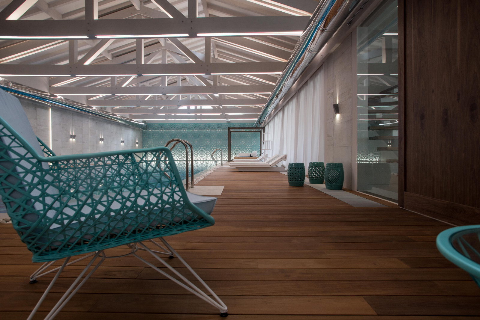 istHILLS бассейн в Подмосковье dcCONSTRUCTIONS.RU